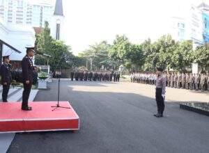 Kapolrestabes Bandung Kombes Pol Dr. Budi Sartono, S.I.K., M.Si., M.Han Pimpin Langsung Upacara Peringatan Hari Bela Negara ke-77 Tahun 2025