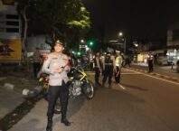 Hadir di Tengah Masyarakat Saat Dini Hari, Polisi Sisir Titik Rawan Kejahatan di Jakarta Barat