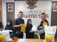 Polrestabes Bandung Kawal Penyaluran Bantuan Pangan Nasional untuk Warga Cibaduyut Kidul