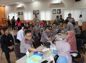 63 Kantong Darah Terkumpul, Bakti Kesehatan Polres Pekalongan Kota Dukung Ketersediaan Stok PMI