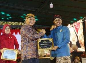 Polres Singkawang Amankan Penutupan Kirab Budaya Singkawang Grebeg Suro 2026, Harmoni Keberagaman Terus Terjaga