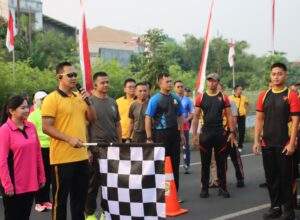 Semarak Hari Bhayangkara ke-80, Polres Pekalongan Kota Perkuat Sinergi Lewat Olahraga Bersama dan Bakti Sosial