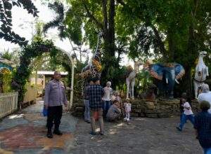 Polsek Kadungora Laksanakan Pengamanan Objek Wisata Taman Satwa Cikembulan Selama Libur Sekolah