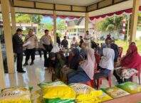 Kapolres Singkawang Salurkan Bantuan Sosial kepada Warga, Wujud Kepedulian dalam Peringatan Hari Bhayangkara ke-80