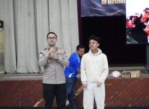 Kapolres Metro Jakbar Bersama 3 Pilar Nobar Final Piala Dunia 2026 Bersama Ratusan Warga di Grogol