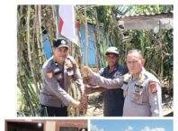 Polsek Bangko Pusako Bagikan Bendera Merah Putih, Kepada Masyarakat Semarakkan HUT ke-81 Kemerdekaan RI