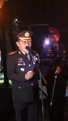 Kapolres Singkawang Pimpin Apel Kehormatan dan Renungan Suci, Kenang Jasa Para Pahlawan