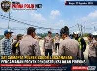 Polsek Parung Panjang Bersama Satbrimob Polres Bogor Laksanakan Pengamanan Rekonstruksi dan Penyiraman Jalan Provinsi
