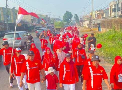 HUT ke-81 RI, Warga RT 45 Lingkar Selatan Gelar Lomba dan Berbagi Tali Asih