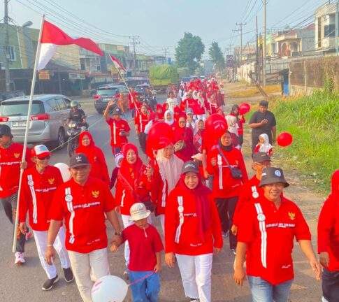 HUT ke-81 RI, Warga RT 45 Lingkar Selatan Gelar Lomba dan Berbagi Tali Asih