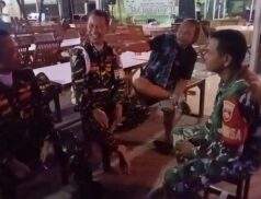 Untuk Menjaga Keamanan di Wilayahnya Babinsa Bersama Warga Desa Mentosari Melaksanakan Patroli Malam