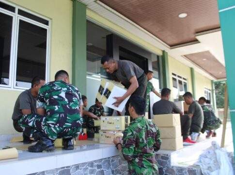 Kumpulkan Bantuan Logistik dan Obat-obatan Kodim 0736/Batang Bantu Korban Gempa NTT