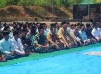Dibawah Panas Matahari Anggota Kodim 0736/Batang Adakan Sholat Istisqa Meminta Diturunkan Hujan