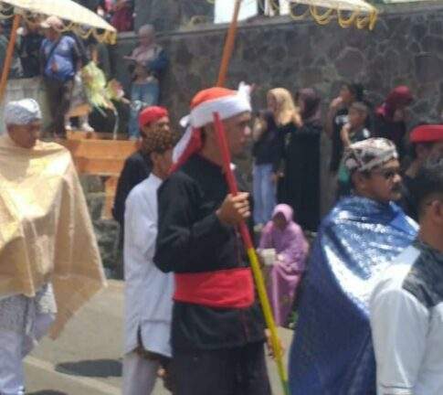 Ribuan Warga Hadiri Tradisi Nyangku, Bupati Ajak Jaga Warisan Budaya