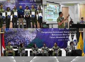 Personel Kodam III/Siliwangi Berikan Pembekalan Bela Negara dan Wawasan Kebangsaan kepada Mahasiswa Baru UNDIRA