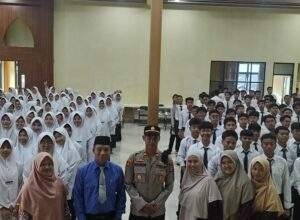 Polsek Cikeusal Edukasi Pelajar Cegah Bullying dan Kekerasan Seksual