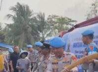 Sambut Hari Jadi Propam Polri ke-24, Polres Serang Salurkan 16.000 Liter Air Bersih Untuk Warga Carenang
