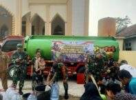 TNI AD dan Polri Bersinergi Salurkan Air Bersih Untuk Warga Pematang Kragilan