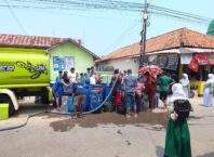 Polsek Tirtayasa Dampingi Penyaluran 10.000 Liter Air Bersih Untuk Warga Terdampak Kekeringan