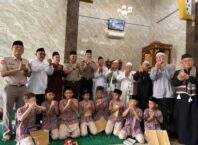 Polri Hadir di Tengah Masyarakat, Safari Jumat Wakapolres Jakbar Bawa Pesan Kedamaian dan Kepedulian