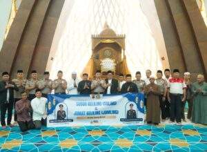 Kapolda Jabar Irjen Pol Hengki Pimpin Safari Shalat Jumat di Masjid Raya Al-Jabbar